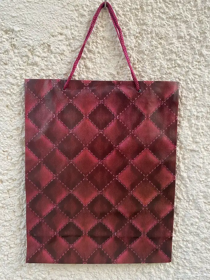 أكياس هدايا جميع المقاسات وبسعر خاص.. 0