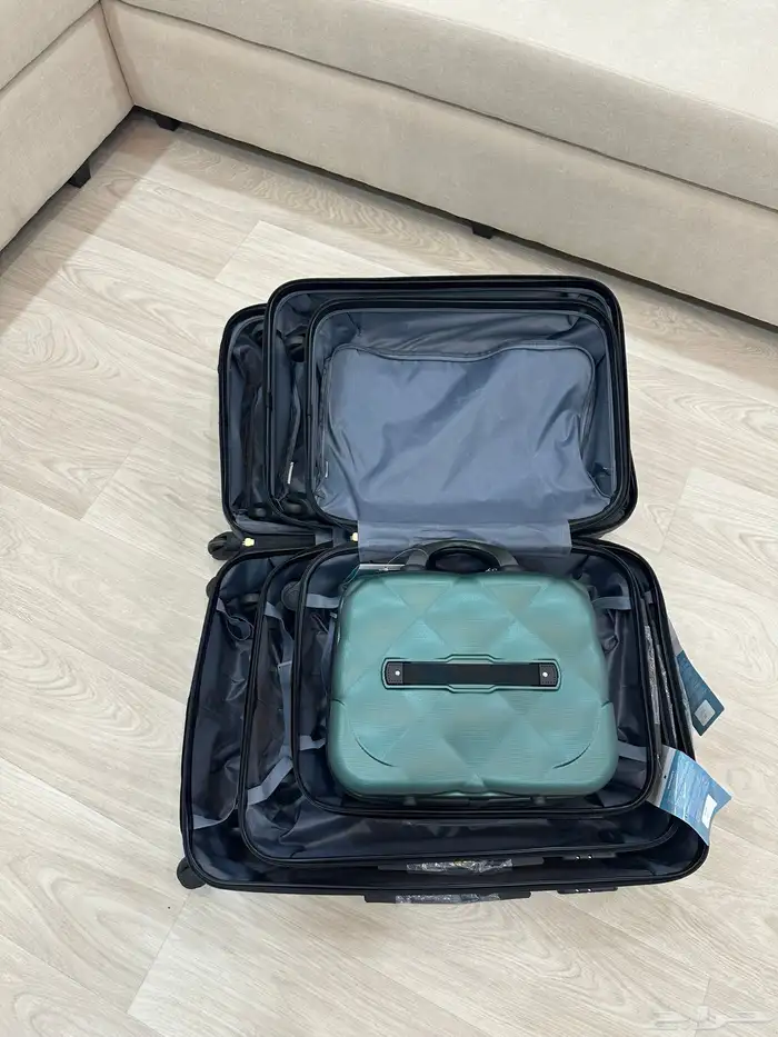 طقم حقائب سفر جديدة للبيع 2