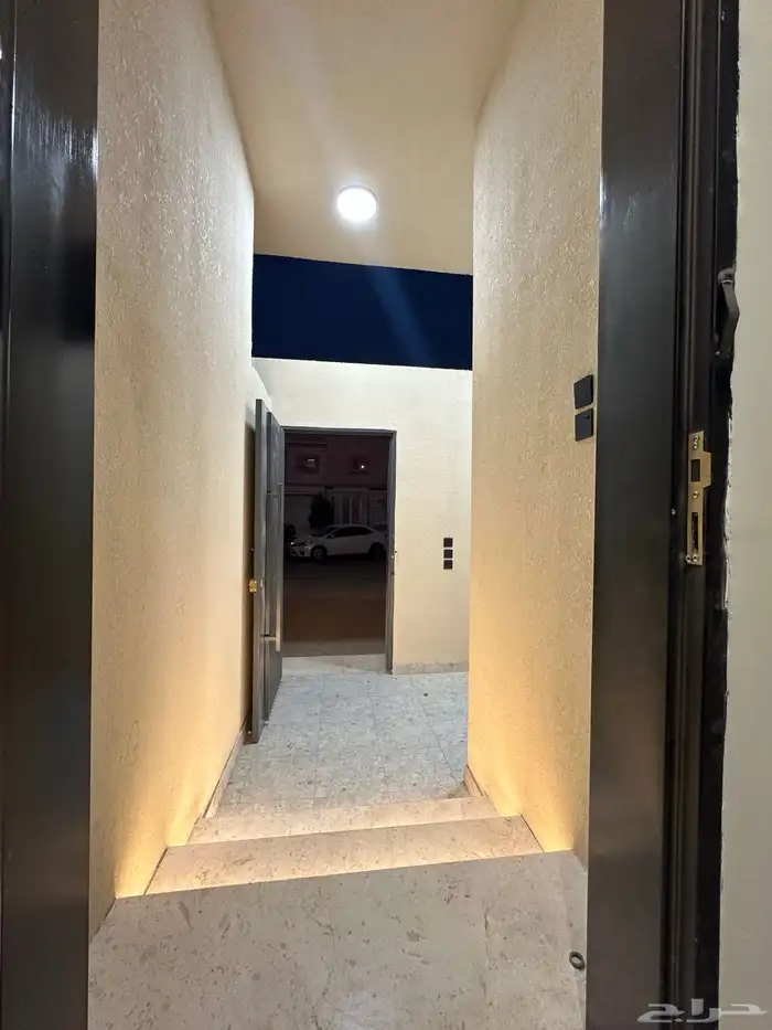 شقه للبيع ارضي مدخل خاص 1