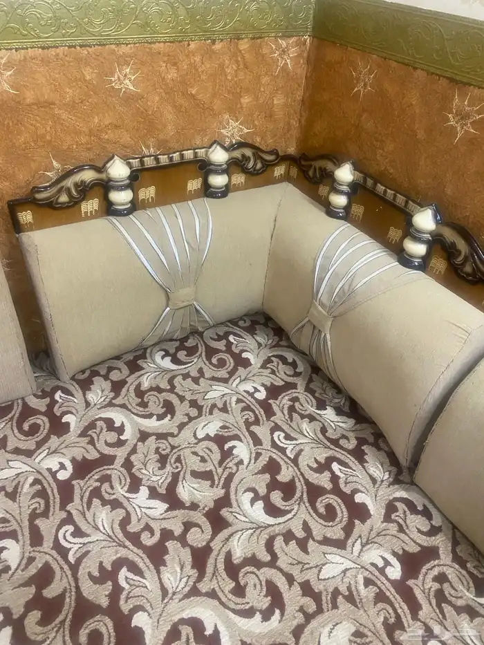 فرشه ومخاد ومراكي المقاس تقريبا7في4 1