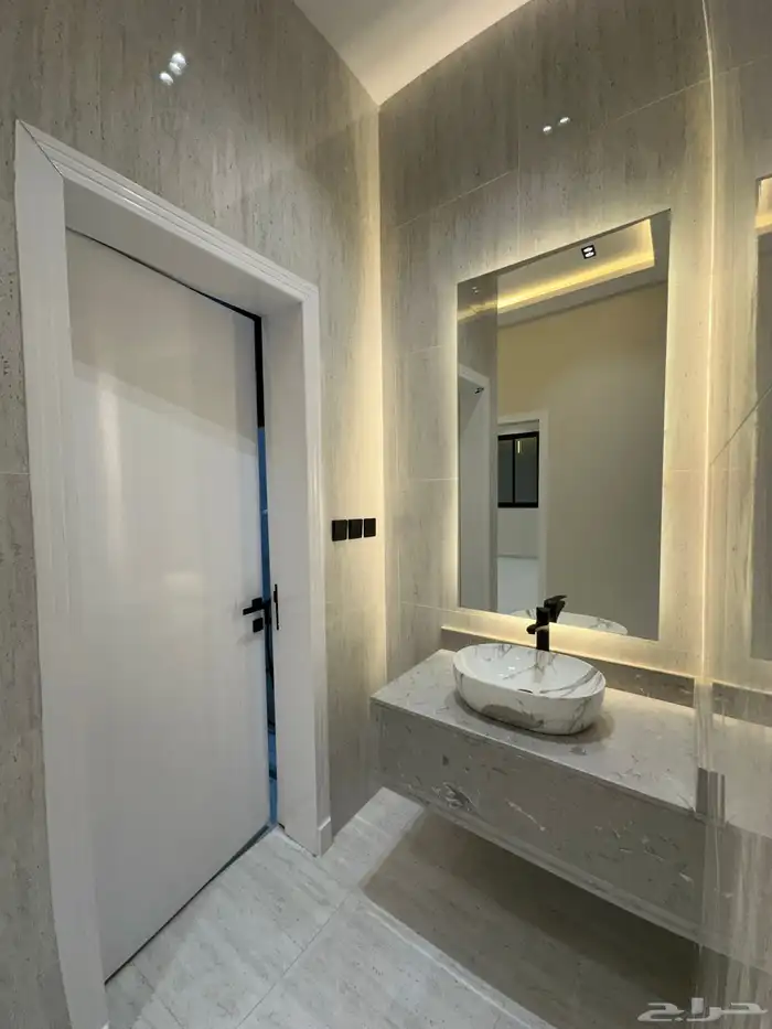 للبيع شقه ارضيه بمدخل سياره قريبه من مطار ابها 10