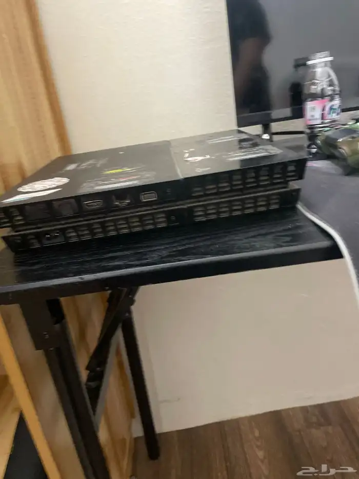 السلام عليكم سوني للبيع 3يدات و ماوس باد واماوس واكيبورد 2