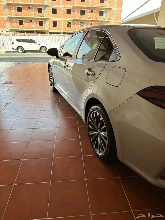 كورولا 2024 GLI هايبرد اعلى فئة - ممشى قليل - شبه وكالة 18