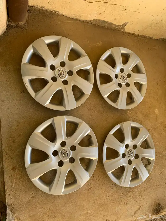 طيس كامري 2011 اصلية للبيع 0