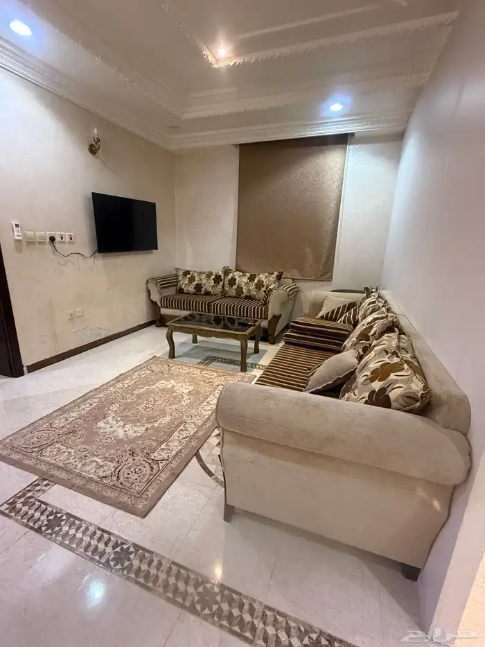 للإيجار شقة مفروشة مع حوش جزء من فلة في حي الحمدانية 14