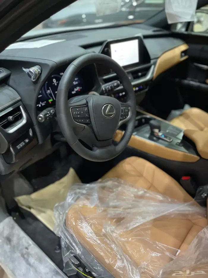 لكزس Ux300h سعودي ضمان8سنوات كاش اقساط 5