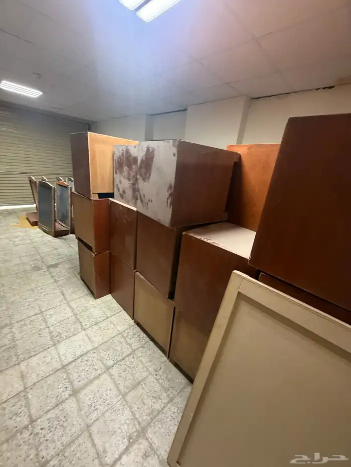 دولاب و تسريحة و ضهر سرير خشب للبيع بمكة المكرمة 3