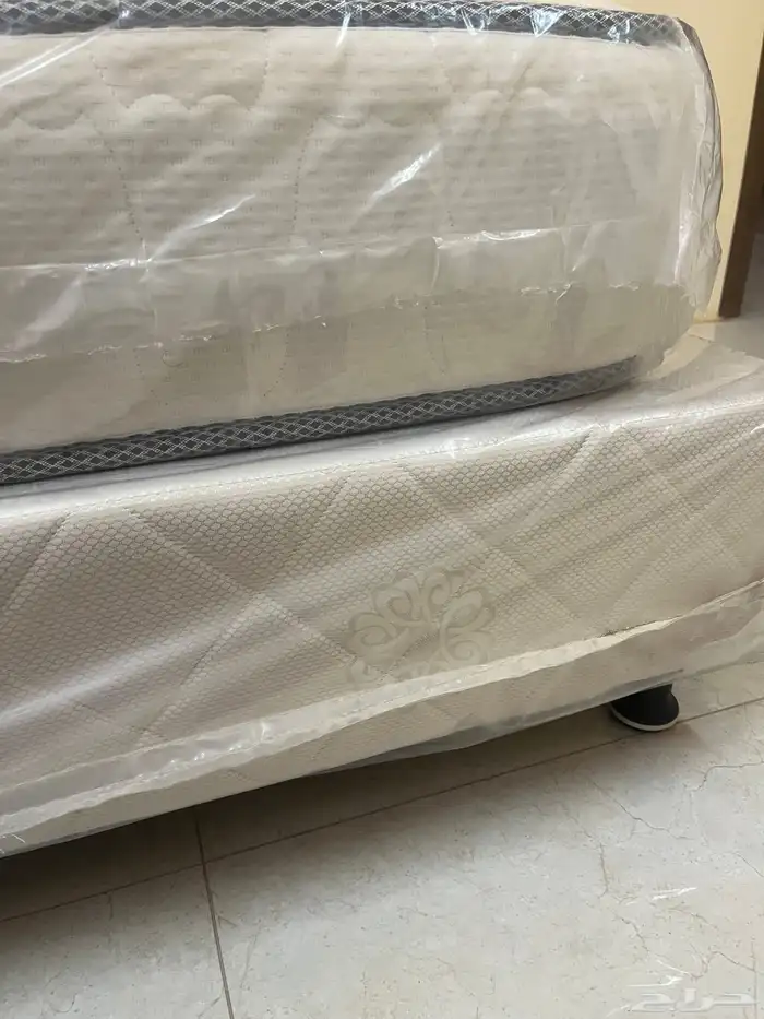 اثاث مجلس نساء مع طاولاته مستطيله وثنتين مربعات صغار 12