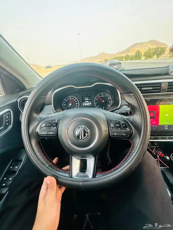 MG -ZS- 2023 14