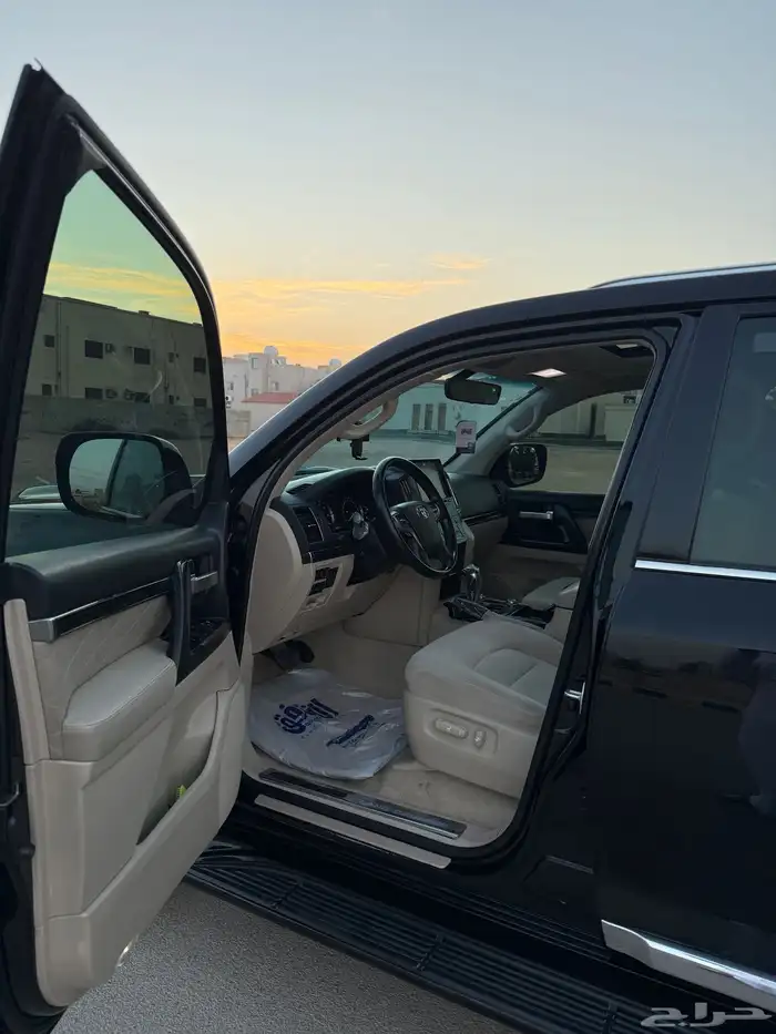 لاندكروزر 6