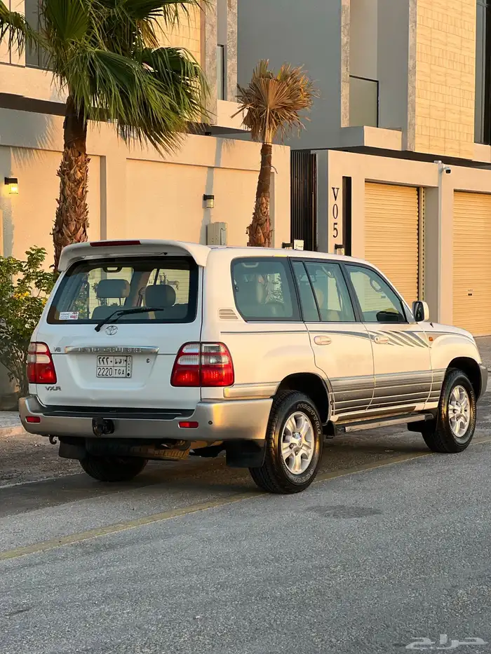 لاندكلوزر 2003 VX.R نضيف 6