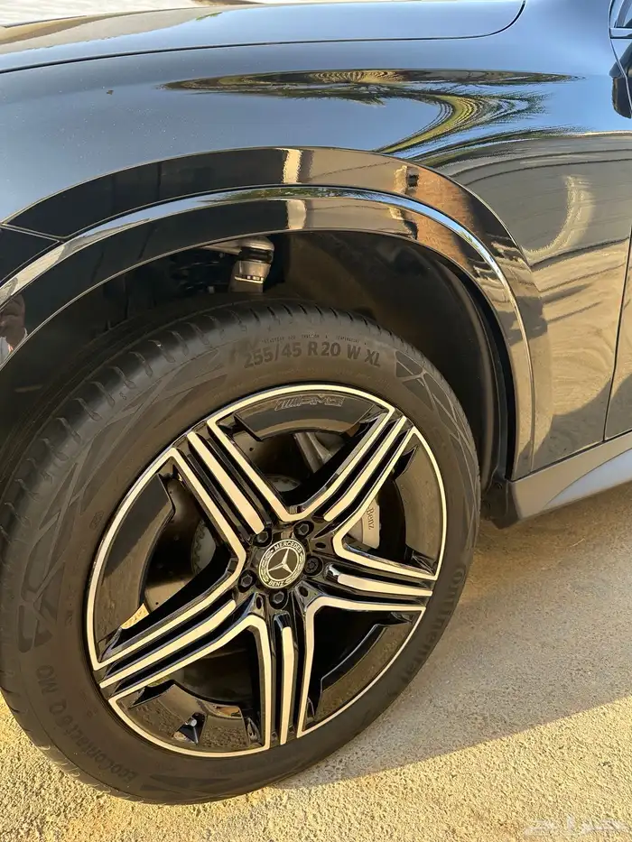 مرسيدس GLC300 AMG موديل 2025 شبه جديد ضمان الجفالي 15