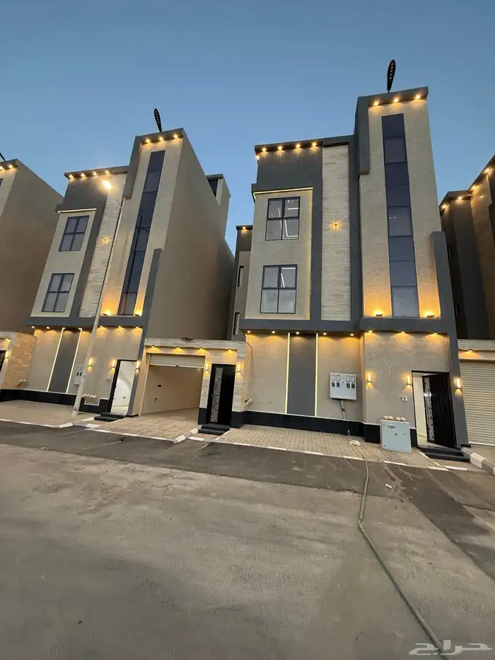 للبيع دور أرضي بحوش وشقق علويه بسطح حي الضيافه خميس مشيط 1