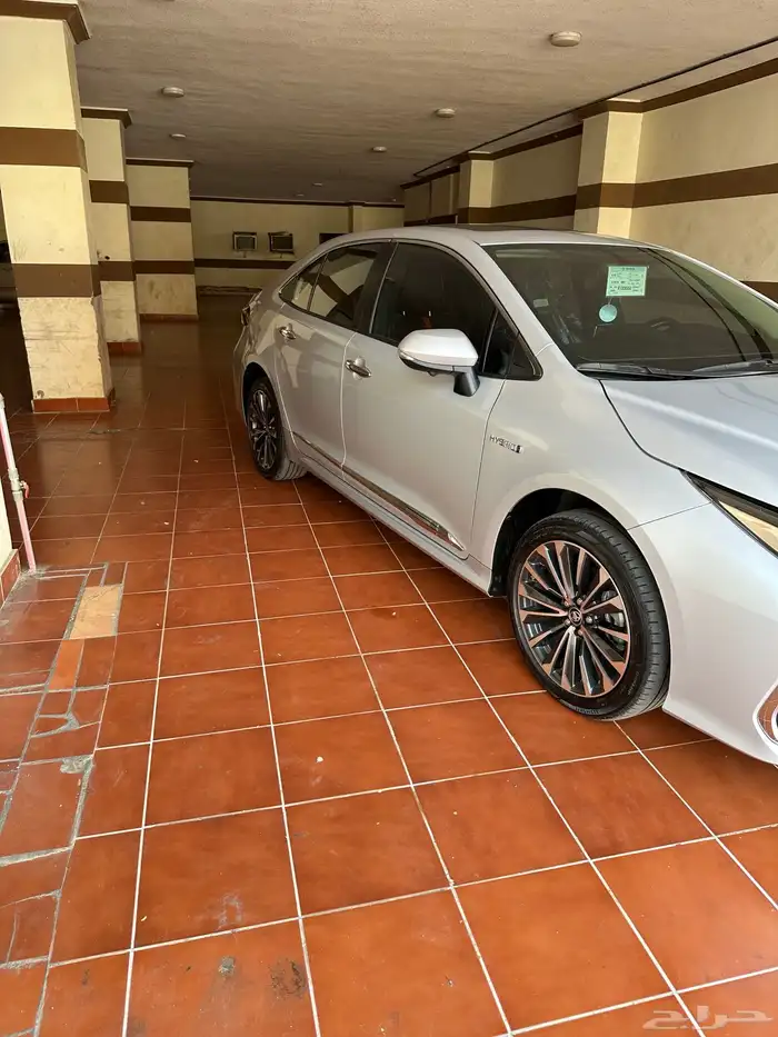 كورولا 2024 GLI هايبرد اعلى فئة - ممشى قليل - شبه وكالة 41