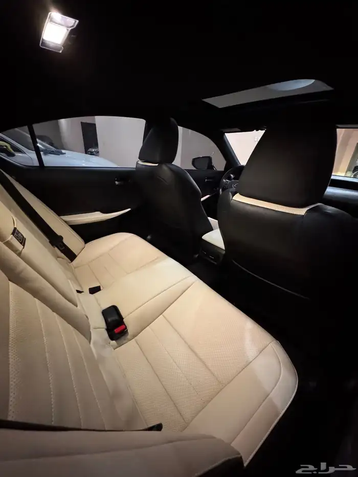 لكزس IS 350 F Sport 2023 34