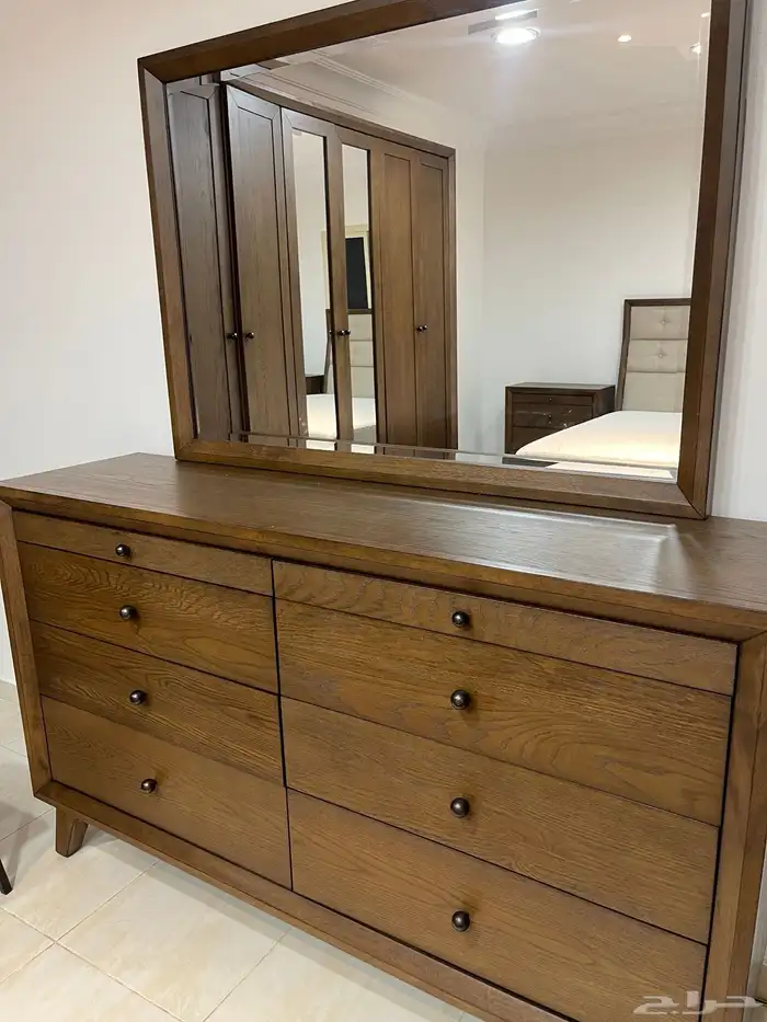 غرفة نوم من هوم سنتر صناعه ماليزي شبه جديده 3