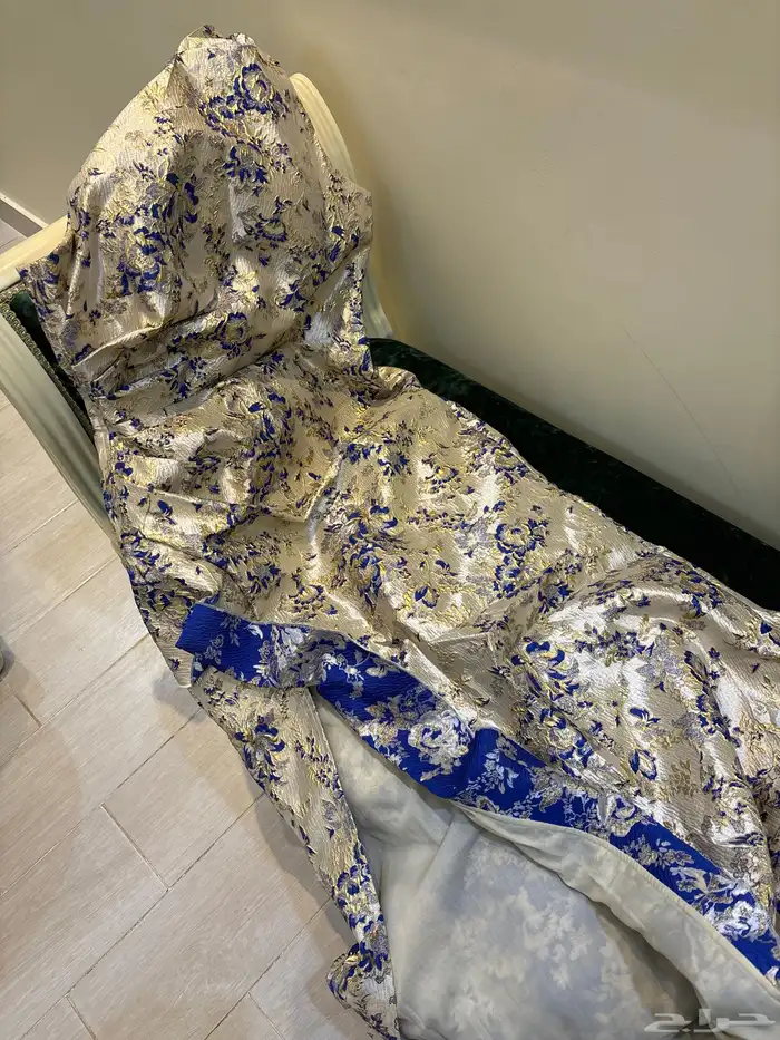 4 فساتين جديده مع شنطه وجزمه 0