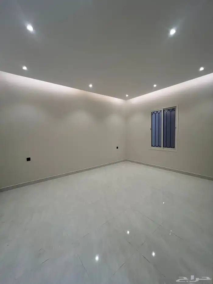 للبيع فيلا دورين وملحق حي العزيزية مكتملة الخدمات 20