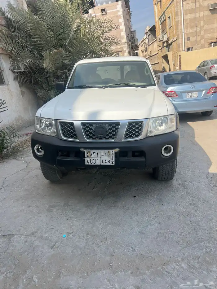 باترول عليه مكينه ls عليه بعض اغراض كفرات جديده محول مديل ج 0