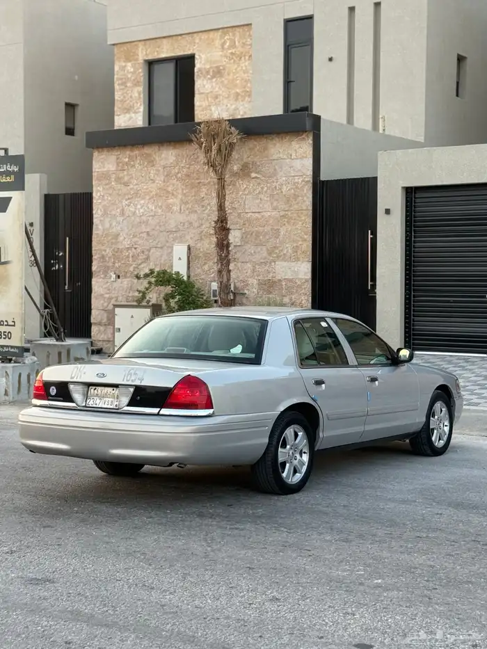 فورد فكتوريا سعودي وكالة 2011 4