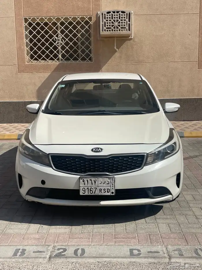 كيا سيراتو 2018 للبيع بحالة جيده 1