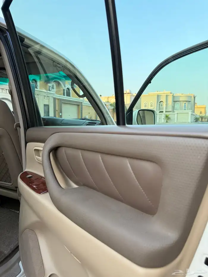 لاندكروزر VXR فكسار قير عادي اساس فل ( وكالة ) 28