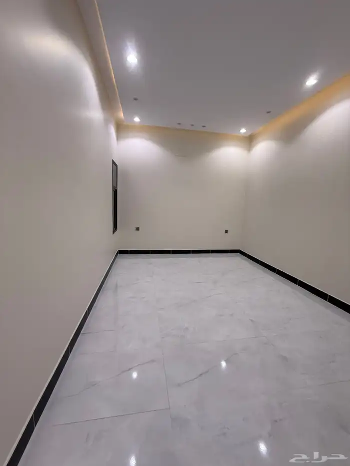 للبيع دور أرضي (شقه )بعماره دورين حي الراقي خميس مشيط 600 14