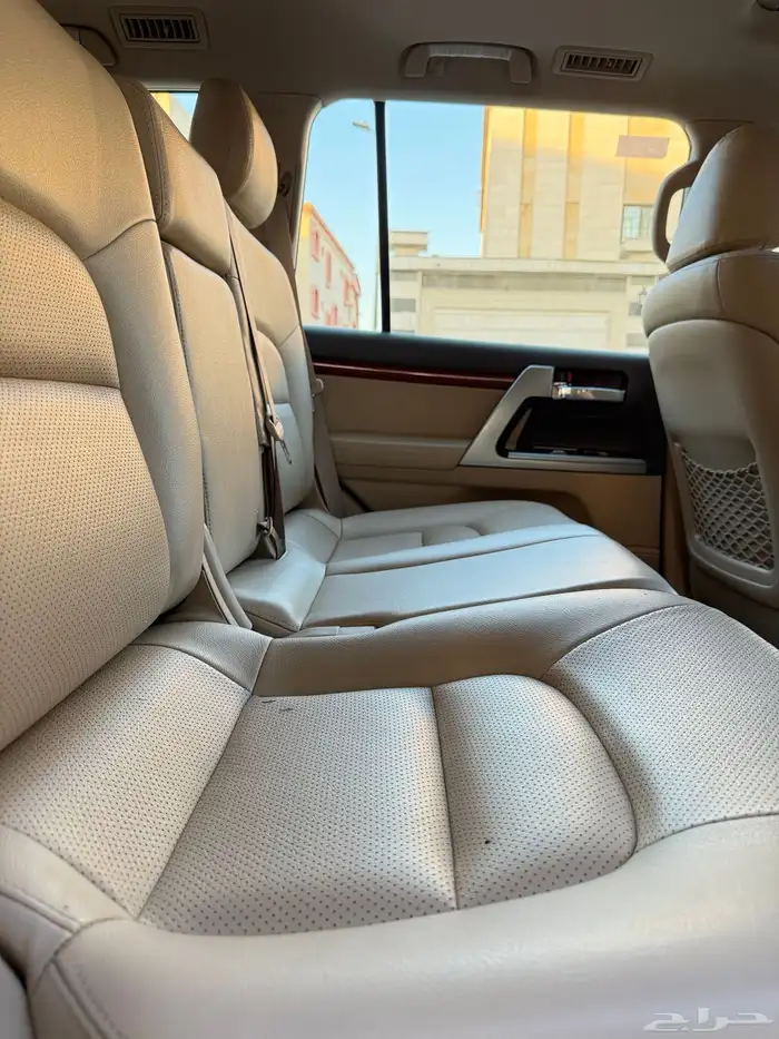 لاندكروزر VXR 2015 بريمي ( وكالة ) 38