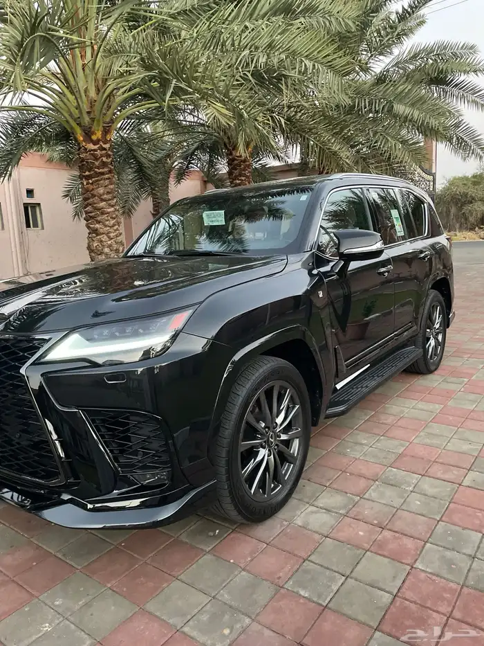 لكزس 2024 f يحمل لوحه مميزه 0