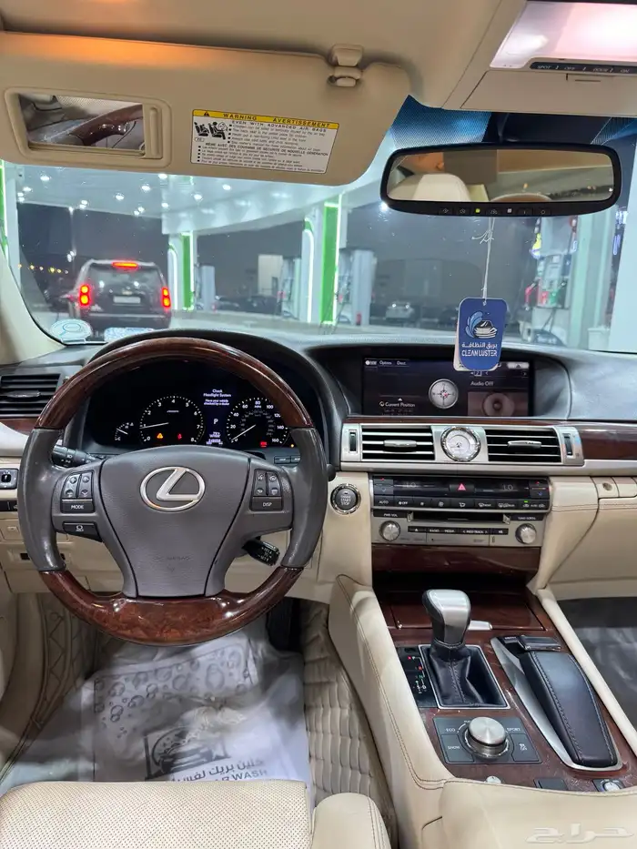 لكزس LS460 2015 وكالة 32