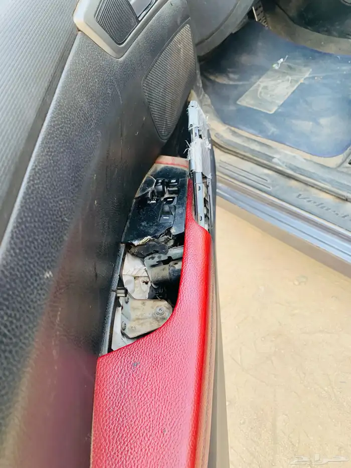 فوليستر 2012 هيونداي مصدومة للبيع 49