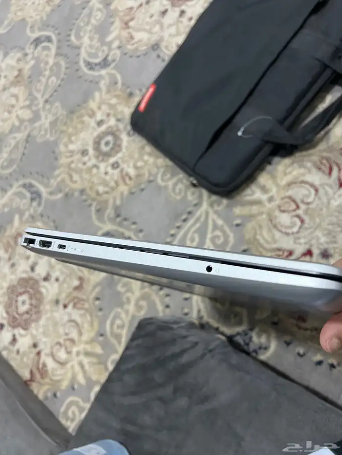 للبيع لابتوب hp شبه جديد 5