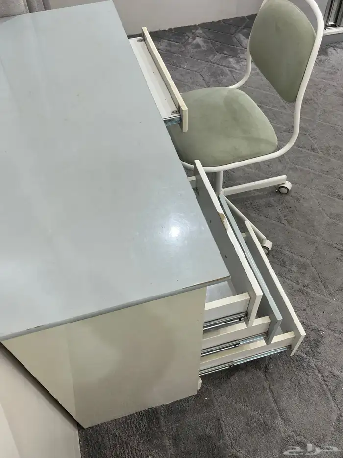 مكتب دراسي مع كرسي 1