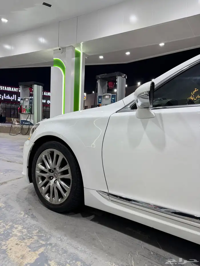 لكزس LS460 2015 وكالة 13