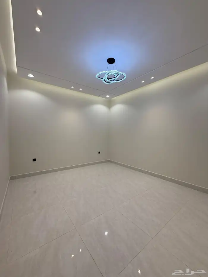 للبيع شقق ارضيه ببايكة سيارة وشقق علويه بسطح ف ابها المحاله 19