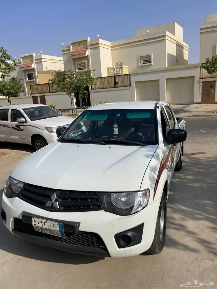 وانيت L200 ميتسوبيشي 2015 5