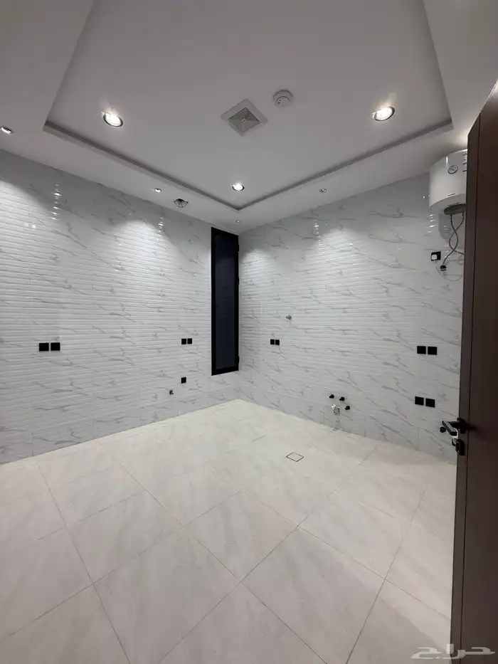 للبيع ارواف ارضيه وارواف علويه ببايكة سيارة ابها حي الزهور 11