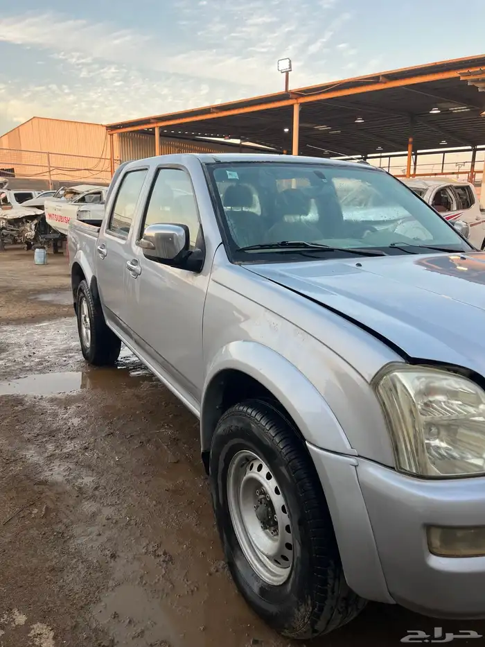 ايسوزو 2006 مصدوم قطع غيار فقط 5