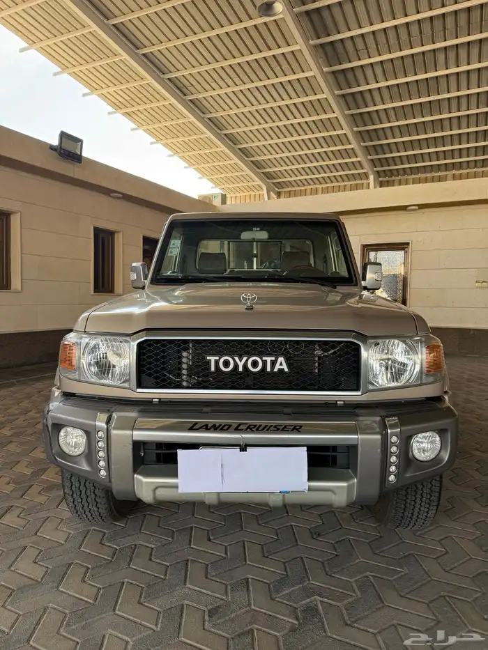 تويوتا شاص بريمي رفرف موديل 2016 1