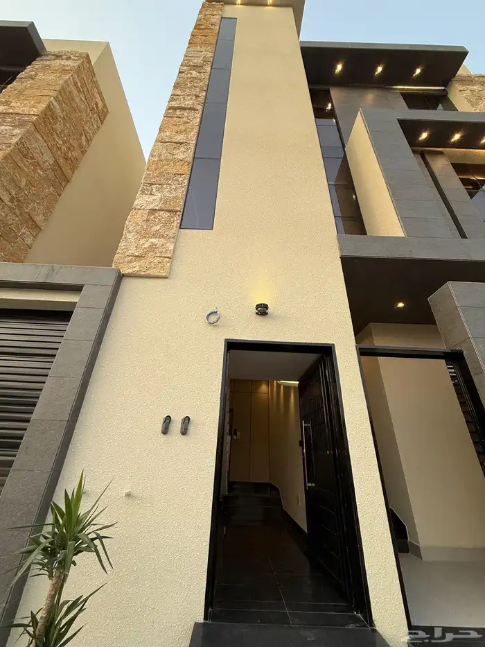 للبيع شقق ارضيه ببايكة سيارة وشقق علويه بسطح ف ابها المحاله 24