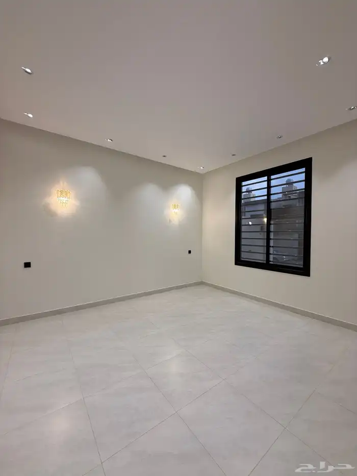 للبيع ارواف ارضيه وارواف علويه ببايكة سيارة ابها حي الزهور 6