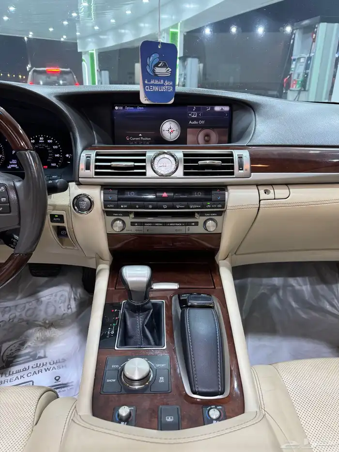 لكزس LS460 2015 وكالة 33