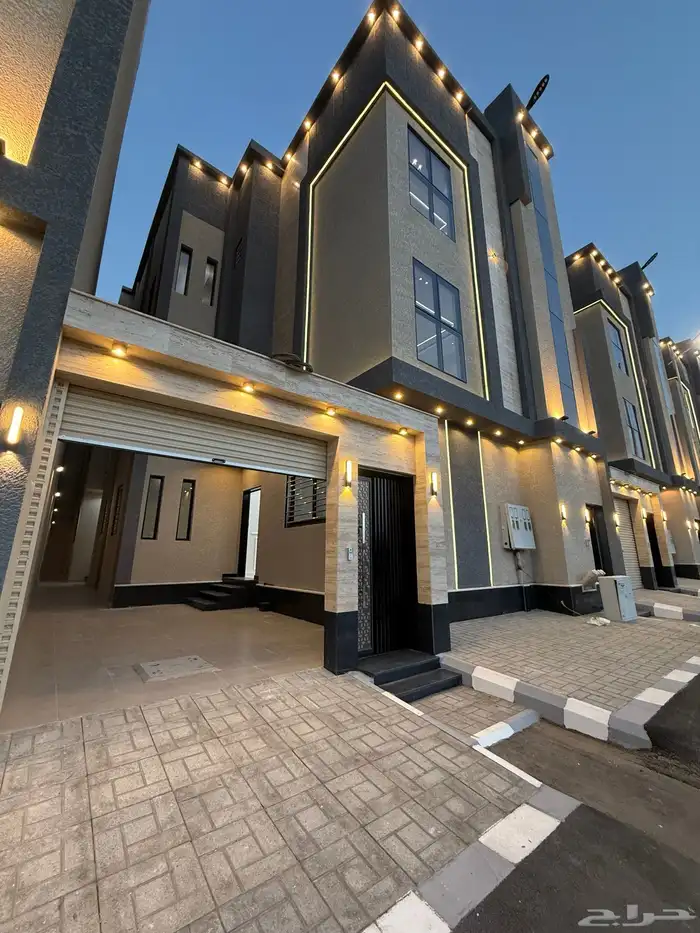 للبيع دور أرضي بحوش وشقق علويه بسطح حي الضيافه خميس مشيط 2