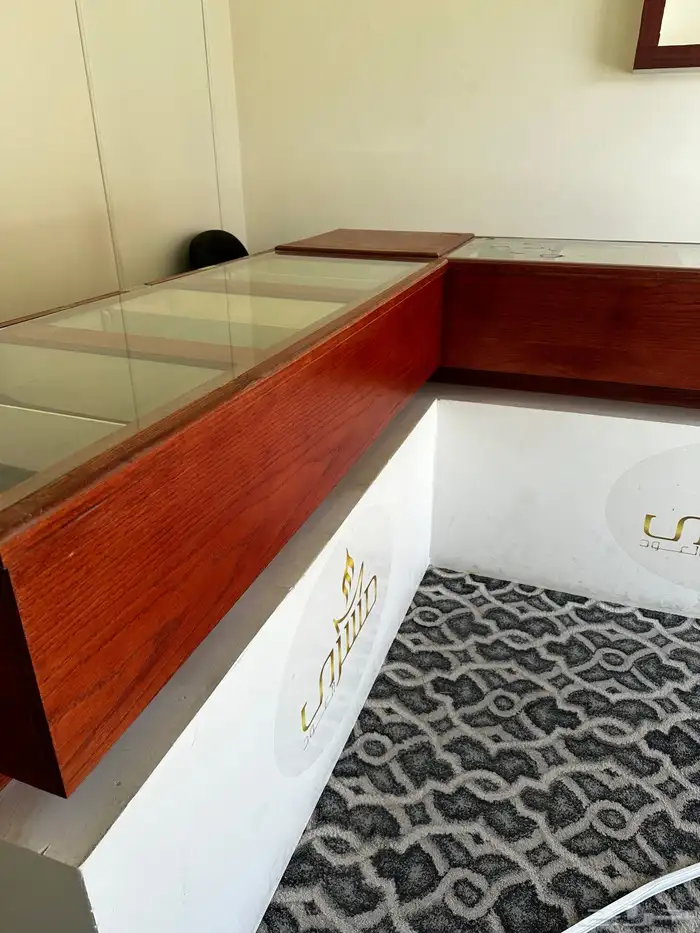 طاولة عرض منتجات 2