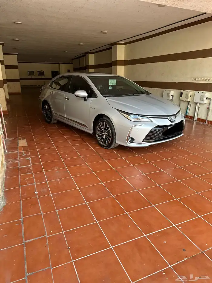 كورولا 2024 GLI هايبرد اعلى فئة - ممشى قليل - شبه وكالة 16