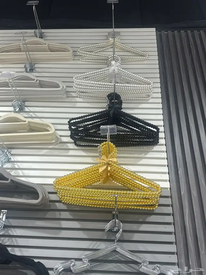 علاقات ملابس شماعات عبايات 5