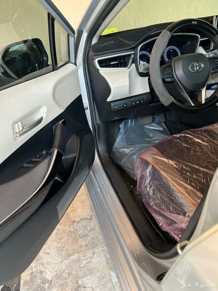 كورولا 2024 GLI هايبرد اعلى فئة - ممشى قليل - شبه وكالة 30