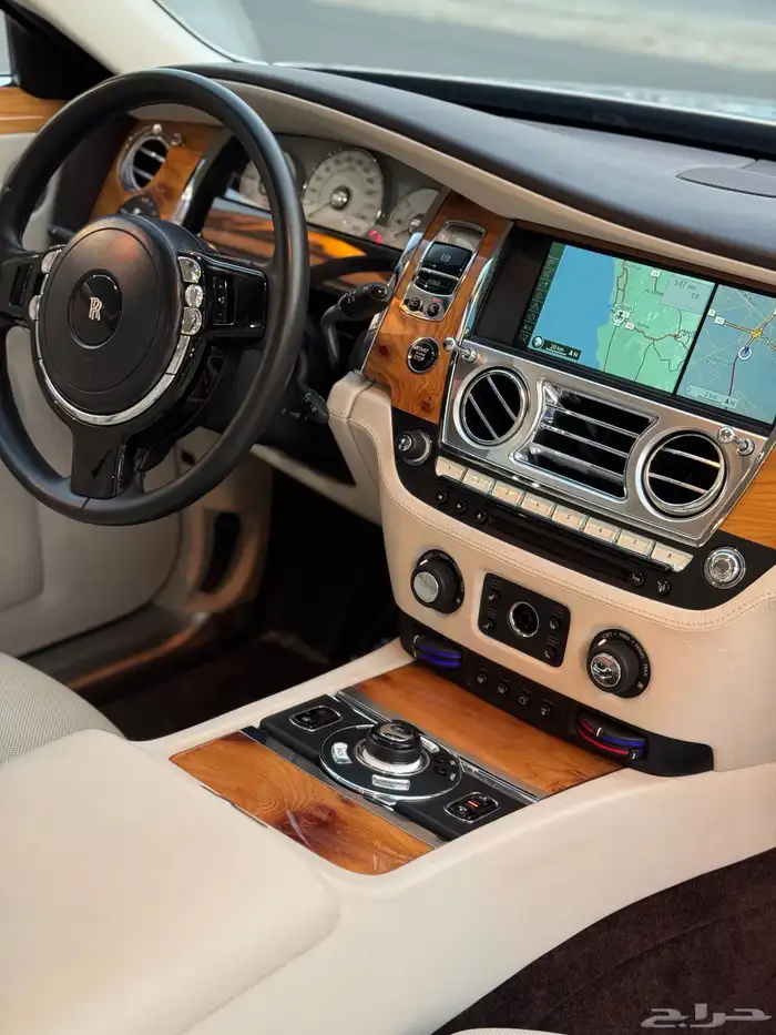 رولزرويس قوست 2014 - مخزن - ممشى 28 الف كيلومتر فقط 12