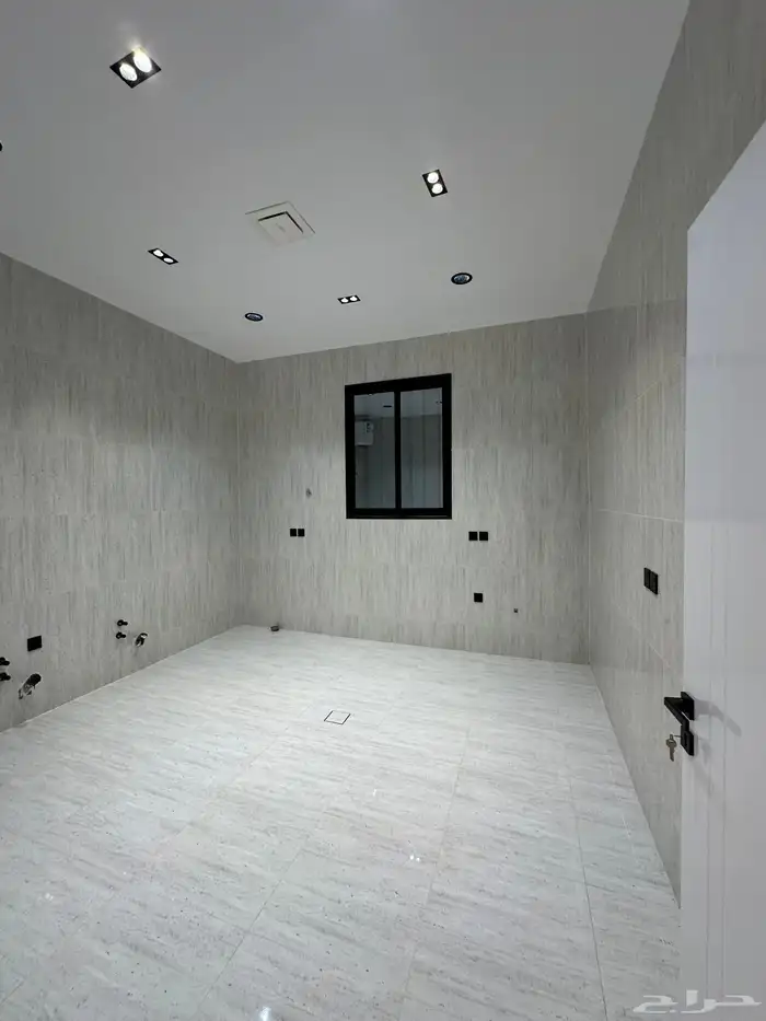 للبيع شقه ارضيه بمدخل سياره قريبه من مطار ابها 8