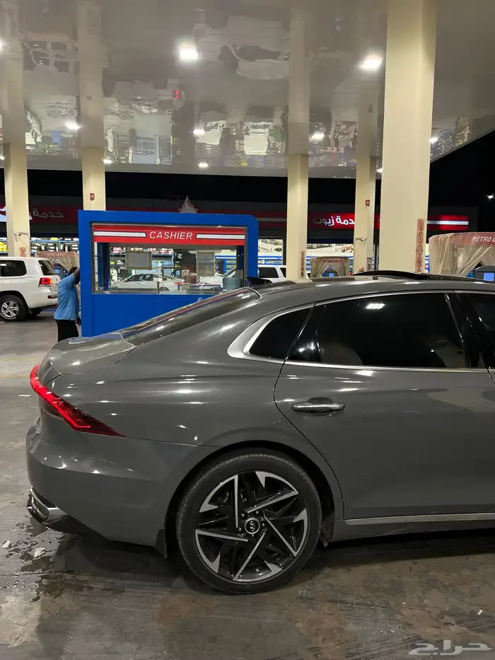 ازيرا بريميوم 2021 1